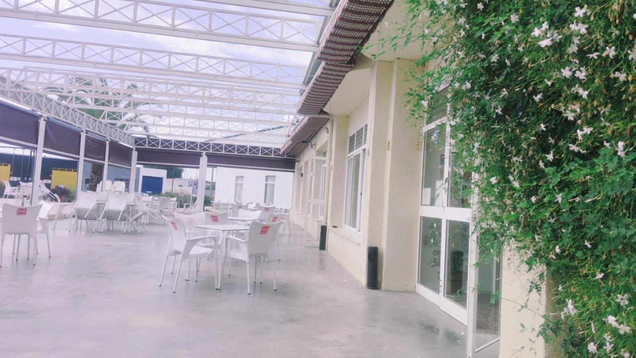 Pension Los Angeles La Puebla de Cazalla Exterior foto